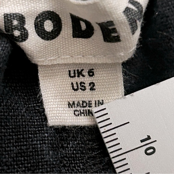 Boden Pull On Linen Shorts - Picture 5 of 8